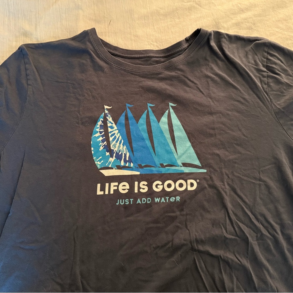 Life Is Good Men's Tee in Gray